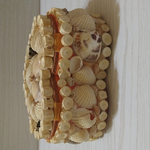 Vintage 1950s Davar Taiwan Whale Seashell Chained Jewelry Box - Picture 5 of 7